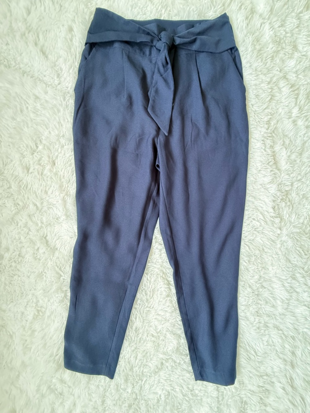 High-Waist Tie-Waist Ankle Pants in Navy